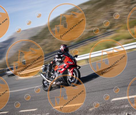 BMW 1000r Roja difuminada